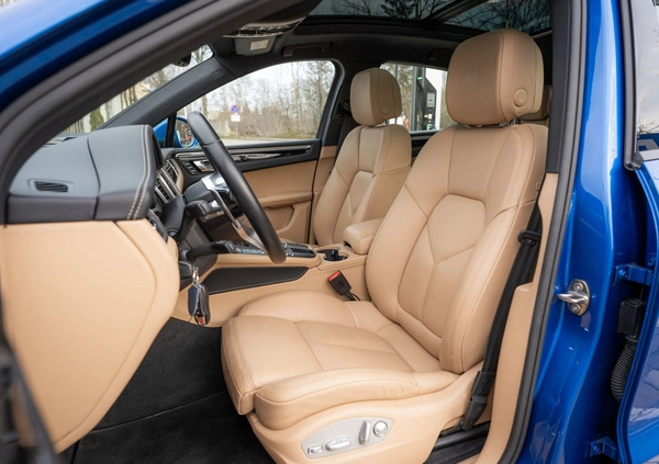 Porsche Macan cena 209000 przebieg: 73000, rok produkcji 2017 z Suwałki małe 704